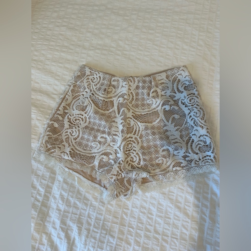 Showpo lace shorts size XS